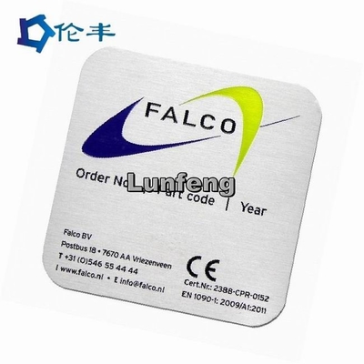 Un buen precio. Pequeñas placas de identificación de aluminio Logo Square 3M Adhesive del metal en línea
